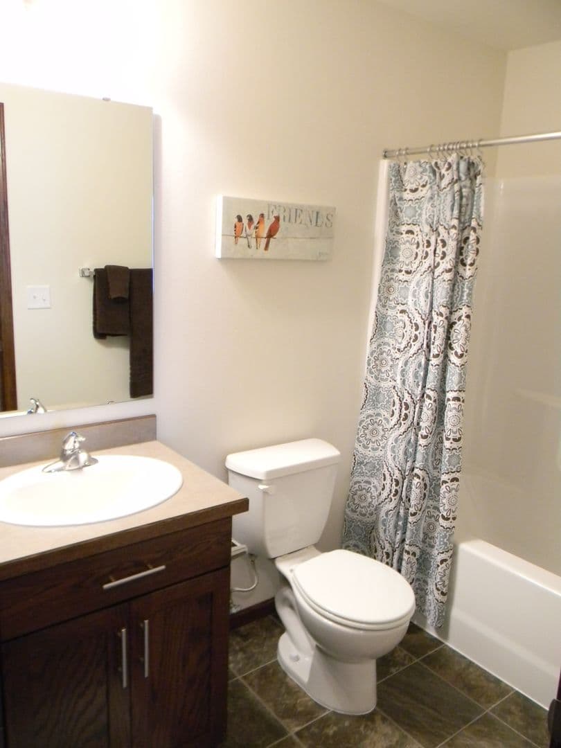 West Fargo House: 521 Foxtail Dr