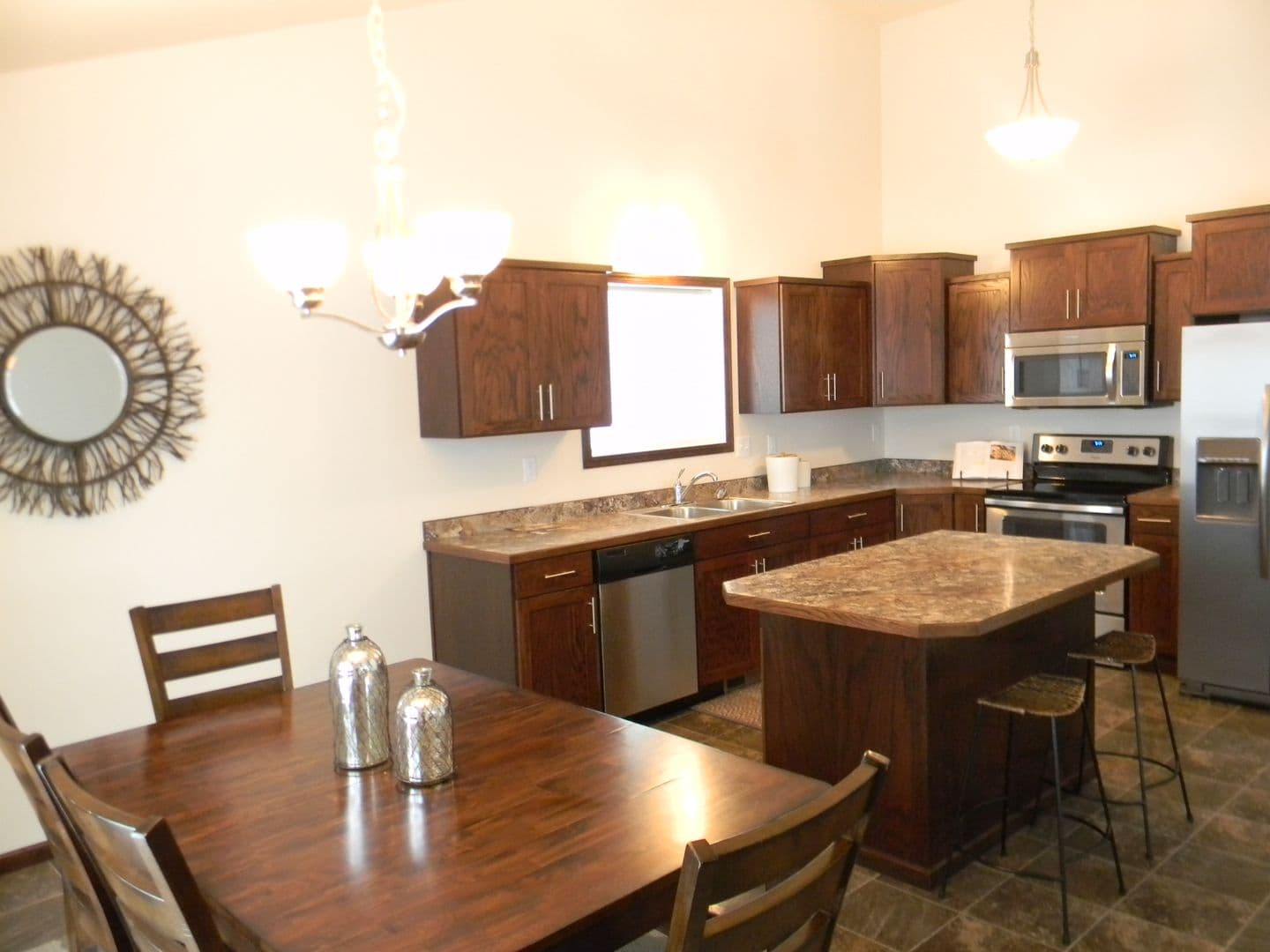 West Fargo House: 521 Foxtail Dr