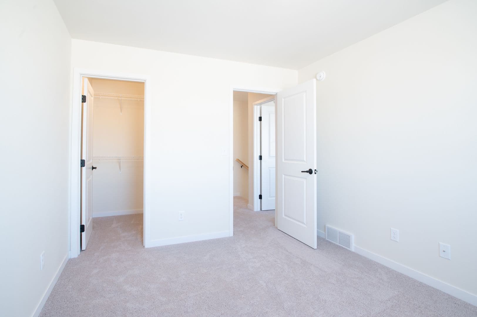 West Fargo House: 1360 Goldenwood Dr NW