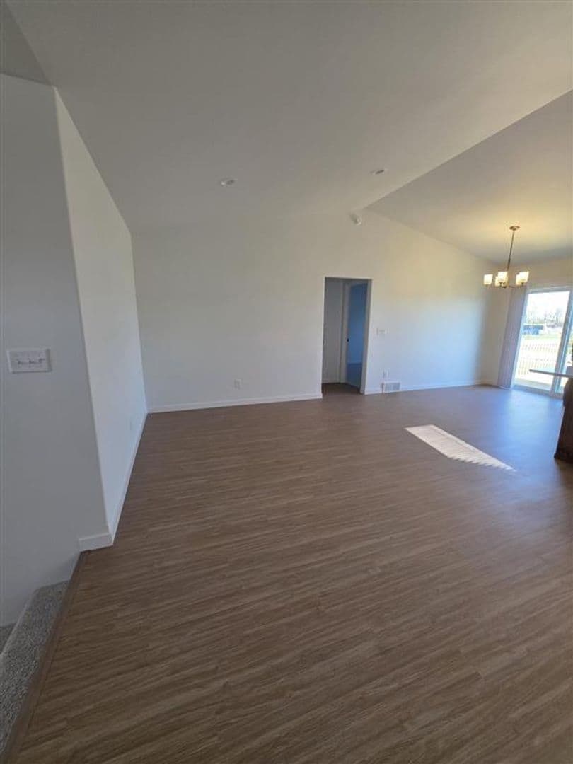 Horace House: 6729 Samuel Dr
