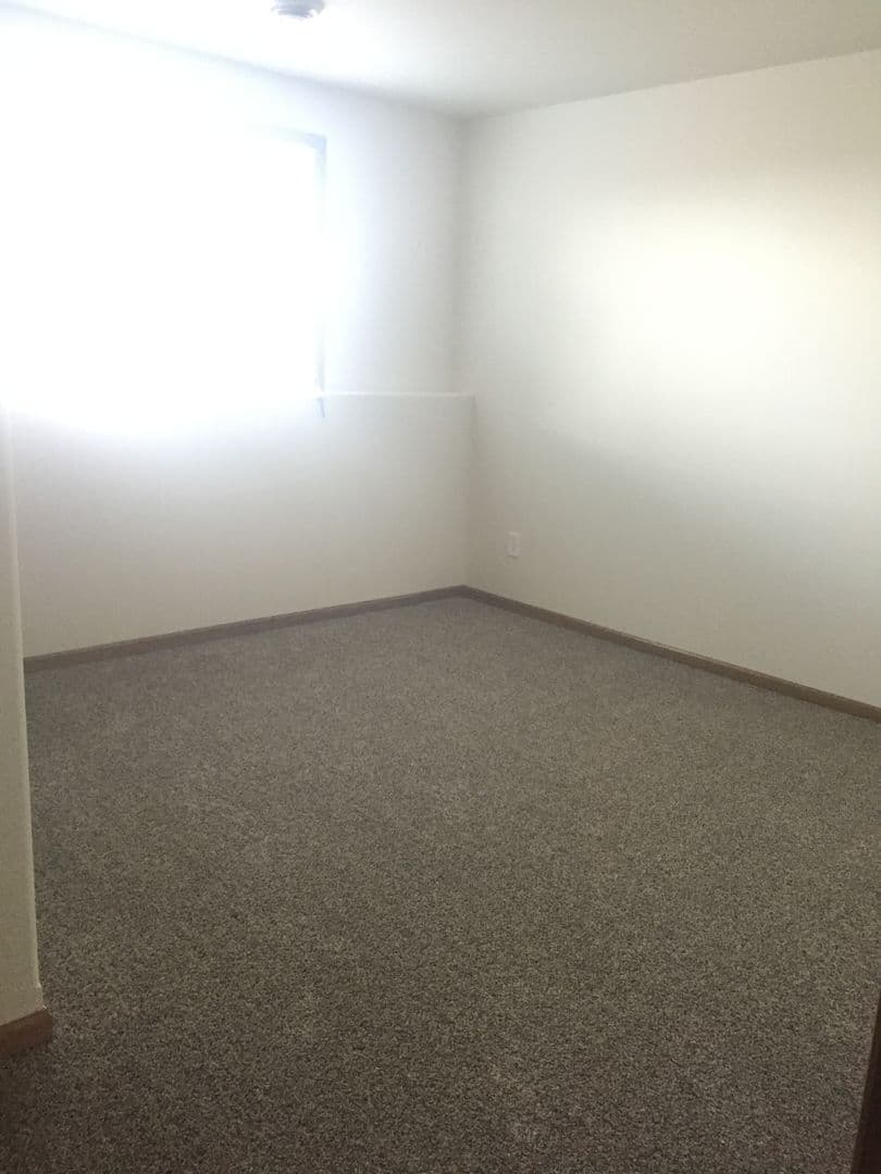 West Fargo House: 932 Eaglewood Ave