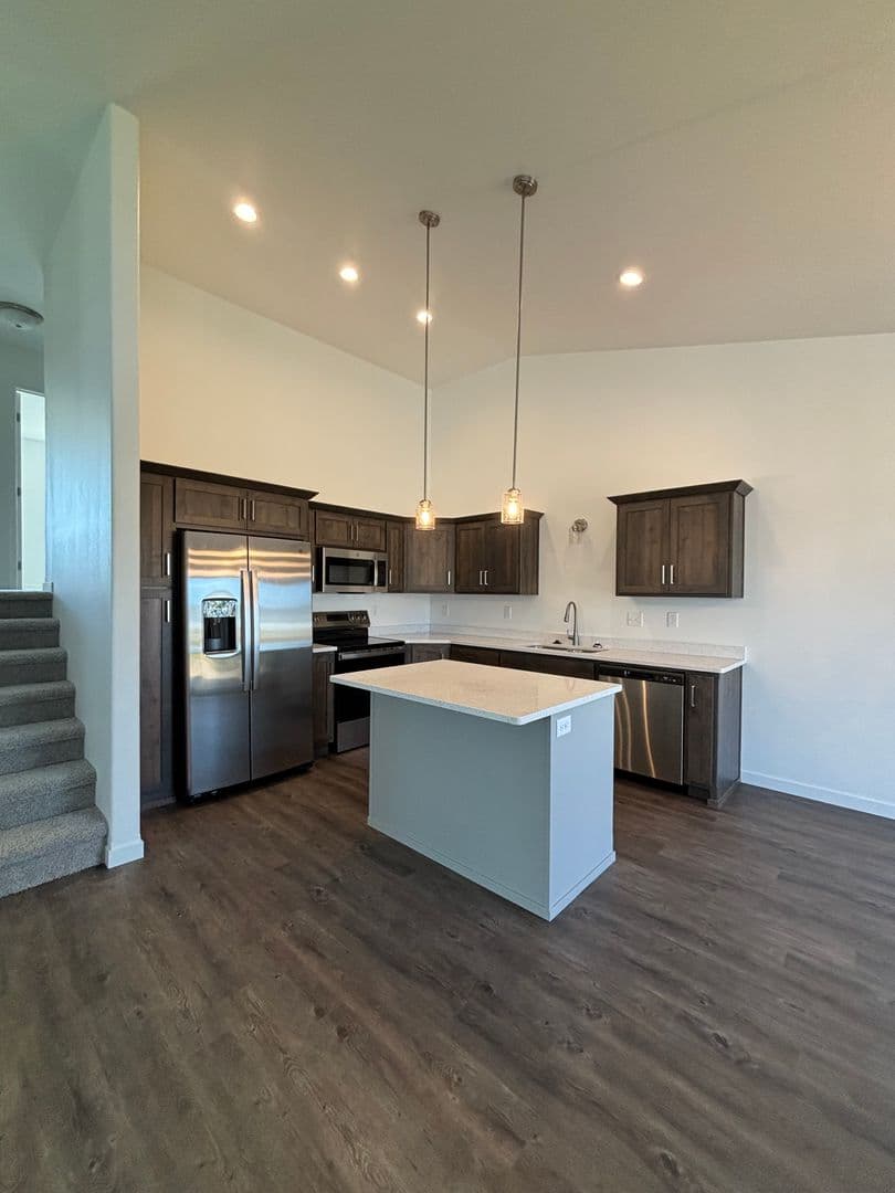 West Fargo Townhome: 950 61st Ave W - 5837 James Dr W