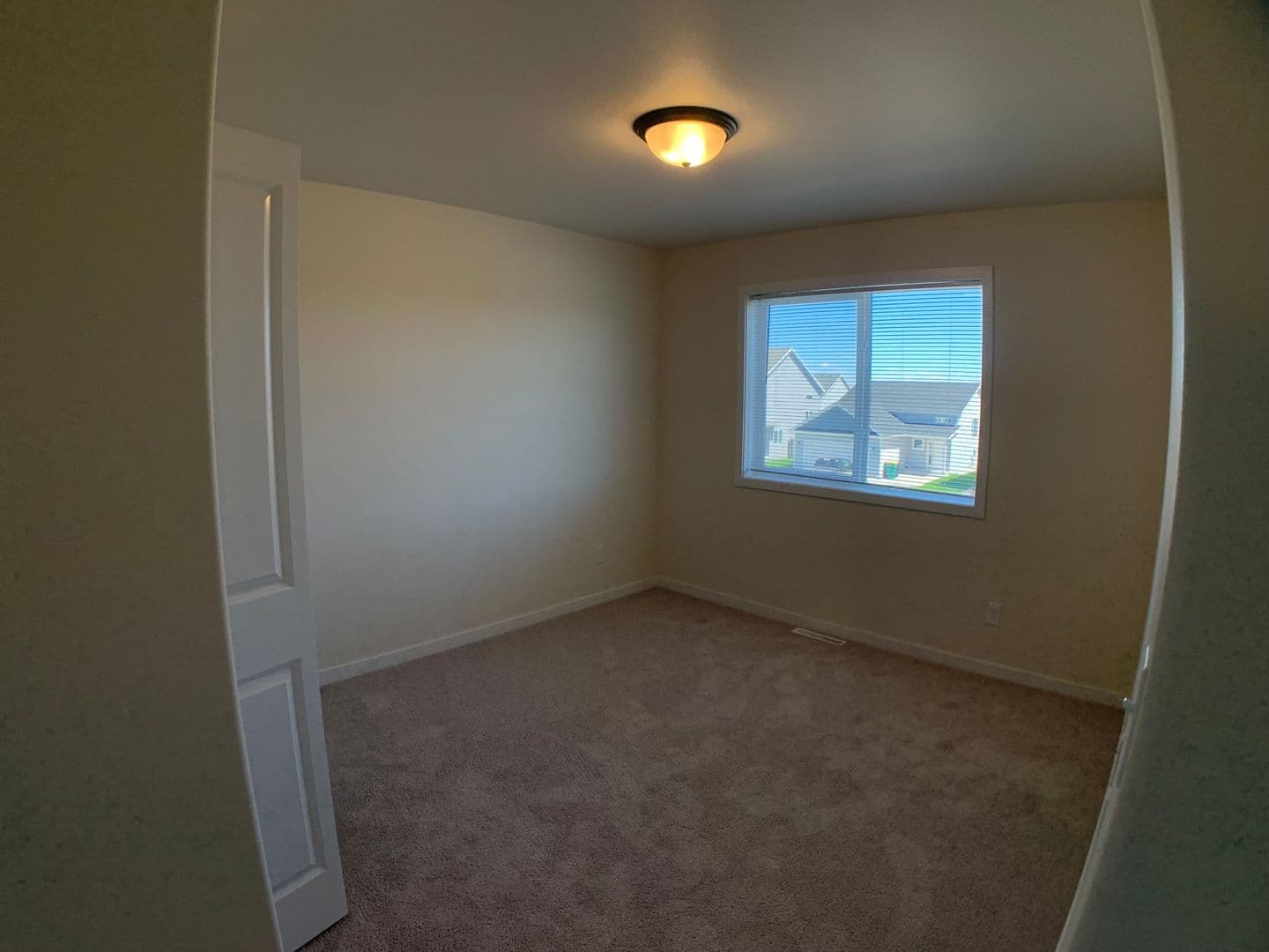 West Fargo House: 1360 Goldenwood Dr NW