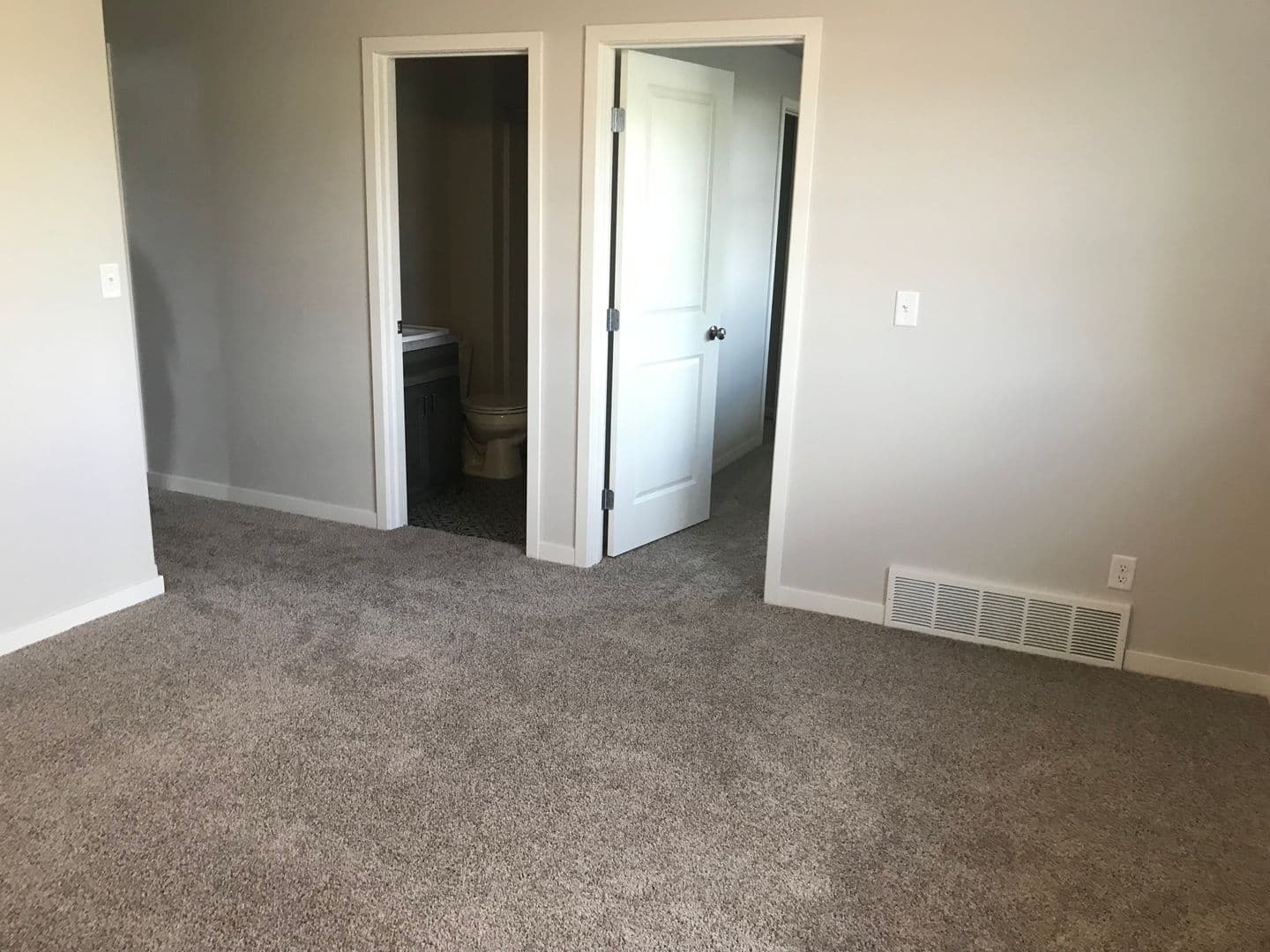 Moorhead House: 4522 13th St S