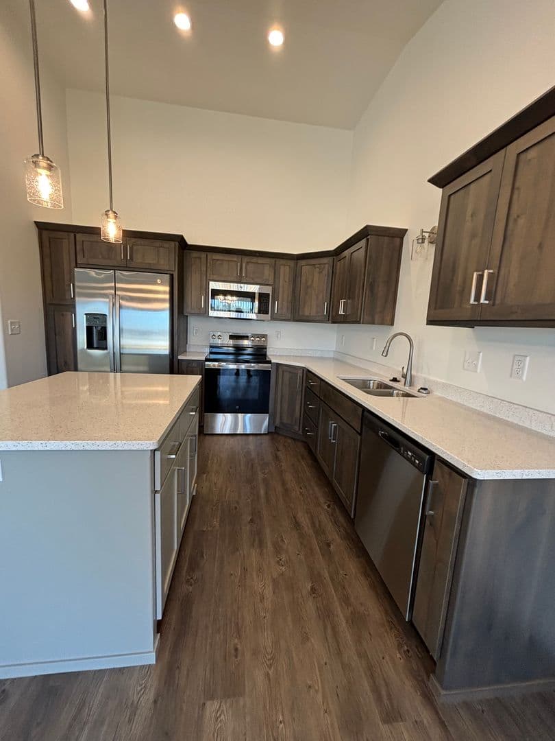 West Fargo Townhome: 950 61st Ave W - 5837 James Dr W