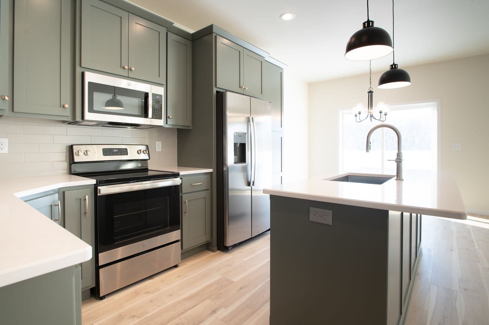 West Fargo House: 1360 Goldenwood Dr NW