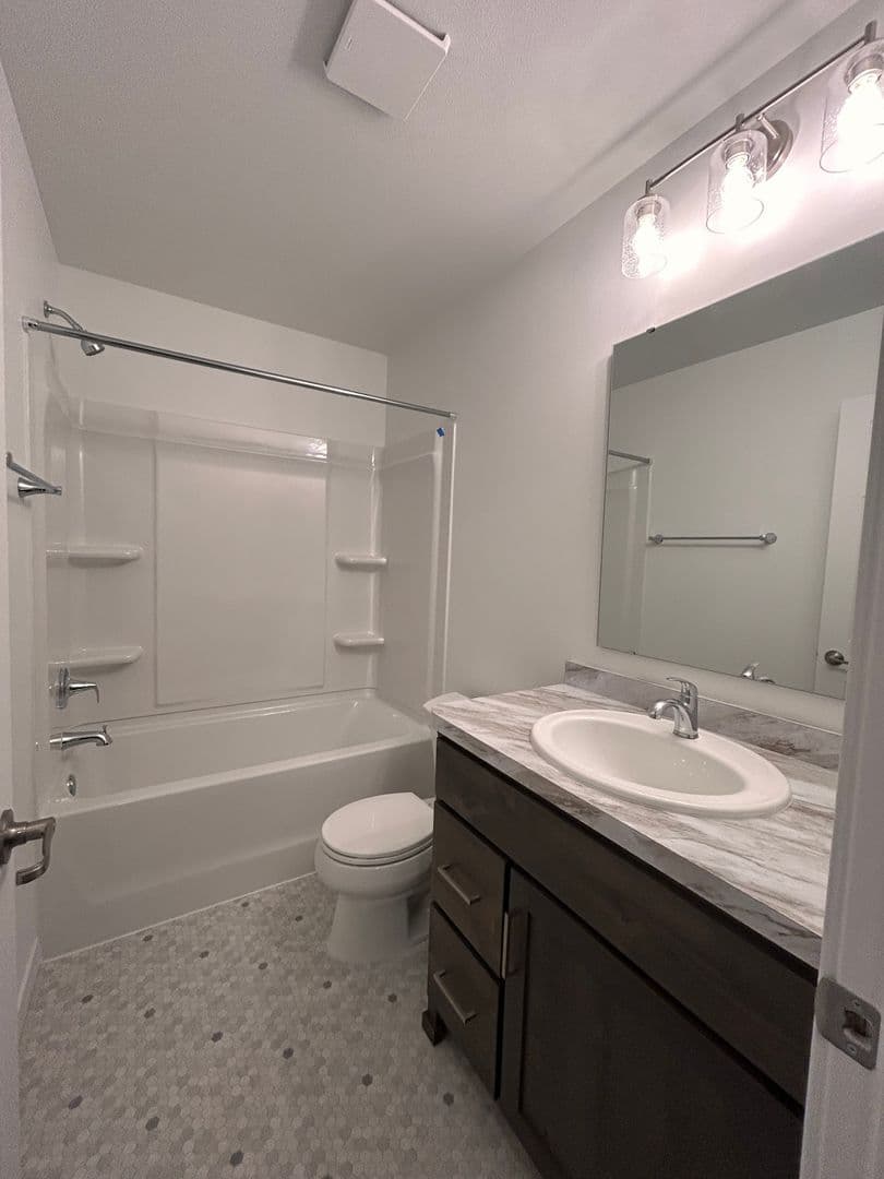 West Fargo Townhome: 891 60th Ave W
