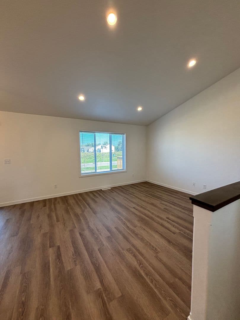 West Fargo Townhome: 950 61st Ave W - 5837 James Dr W