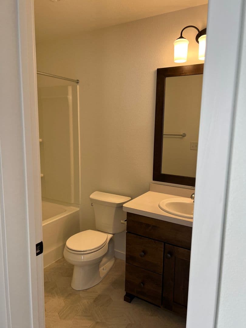 Fargo House: 6510 28th St S