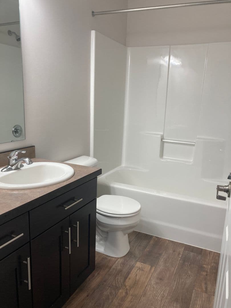 West Fargo House: 1312 4th St NW