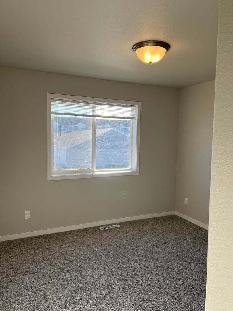 Moorhead Townhome: 1701-1919 Johnson Dr S