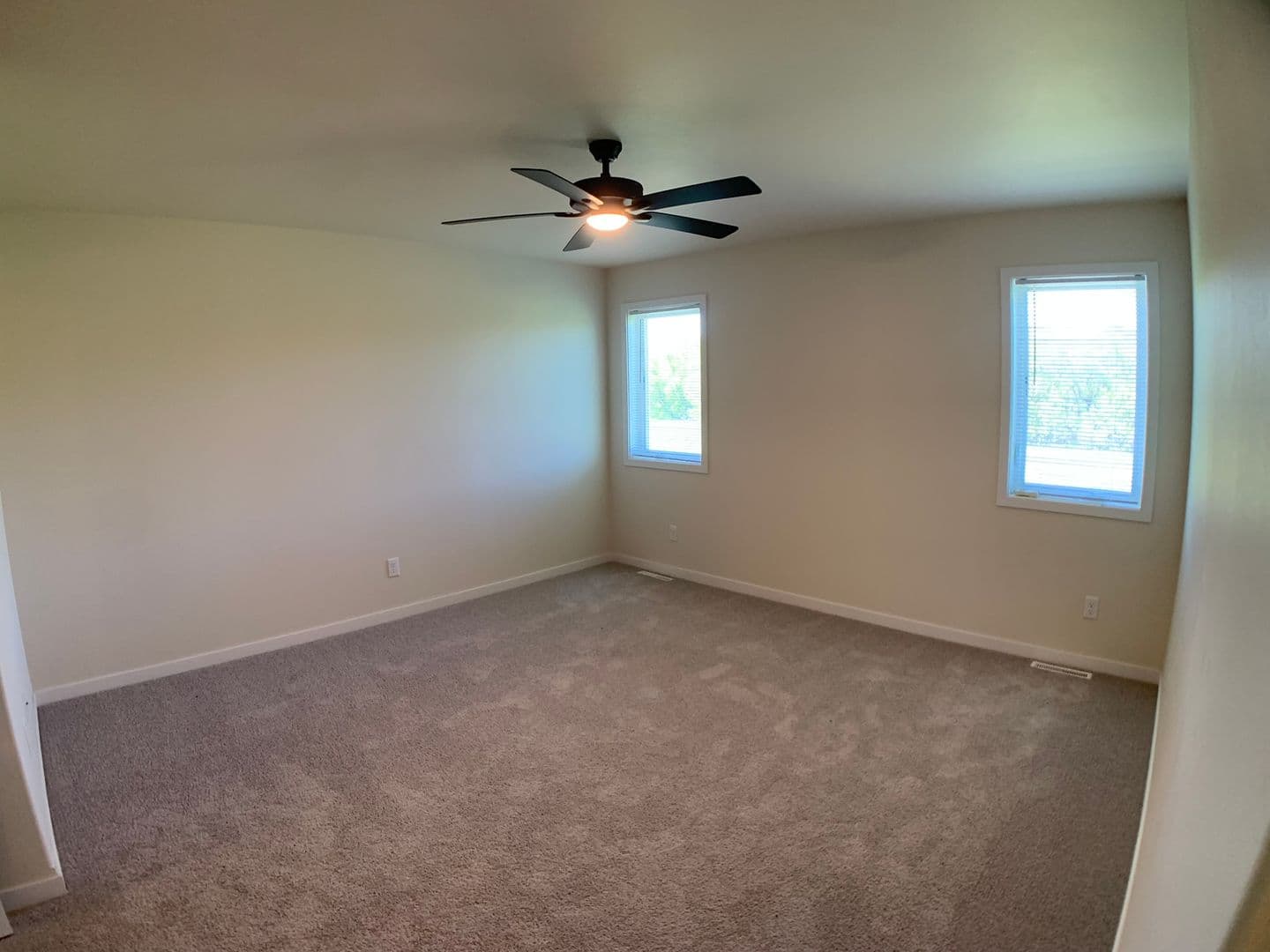 West Fargo House: 1360 Goldenwood Dr NW