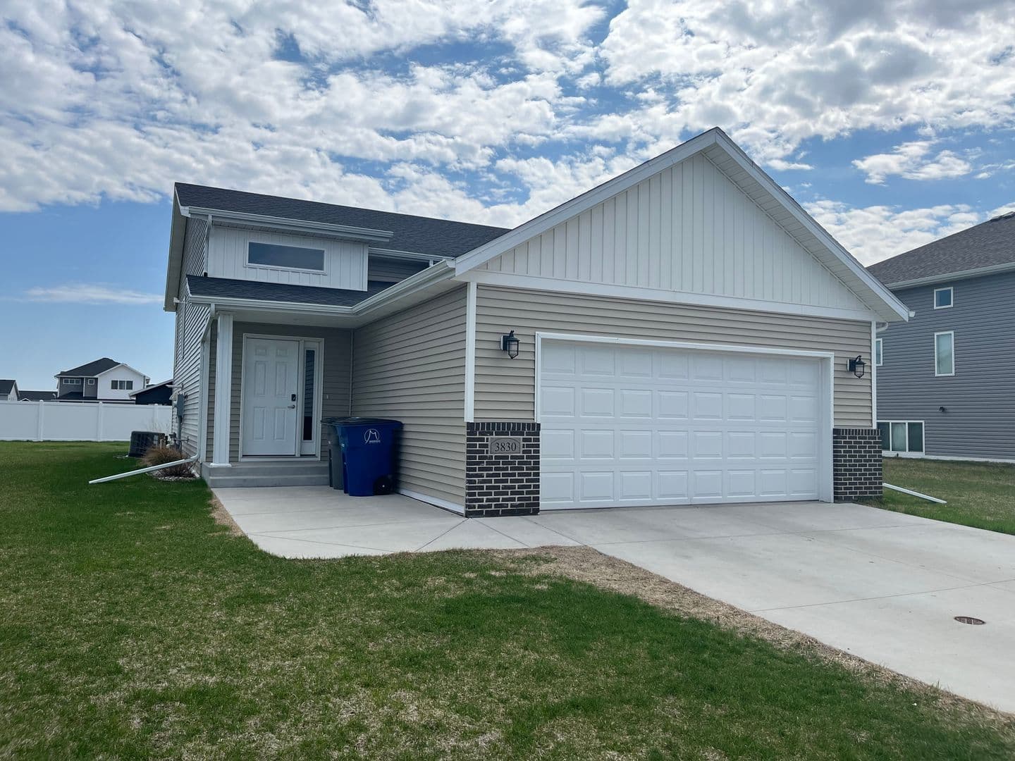 Moorhead House: 3830 17th St S