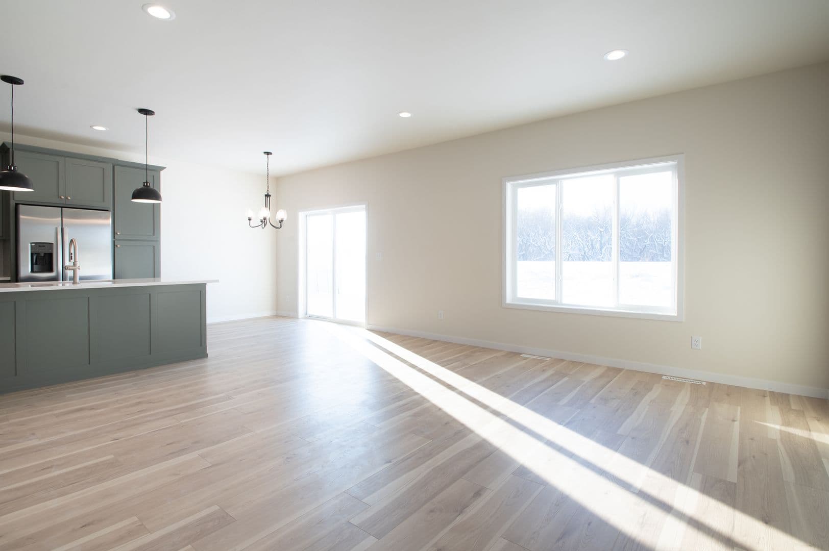West Fargo House: 1360 Goldenwood Dr NW