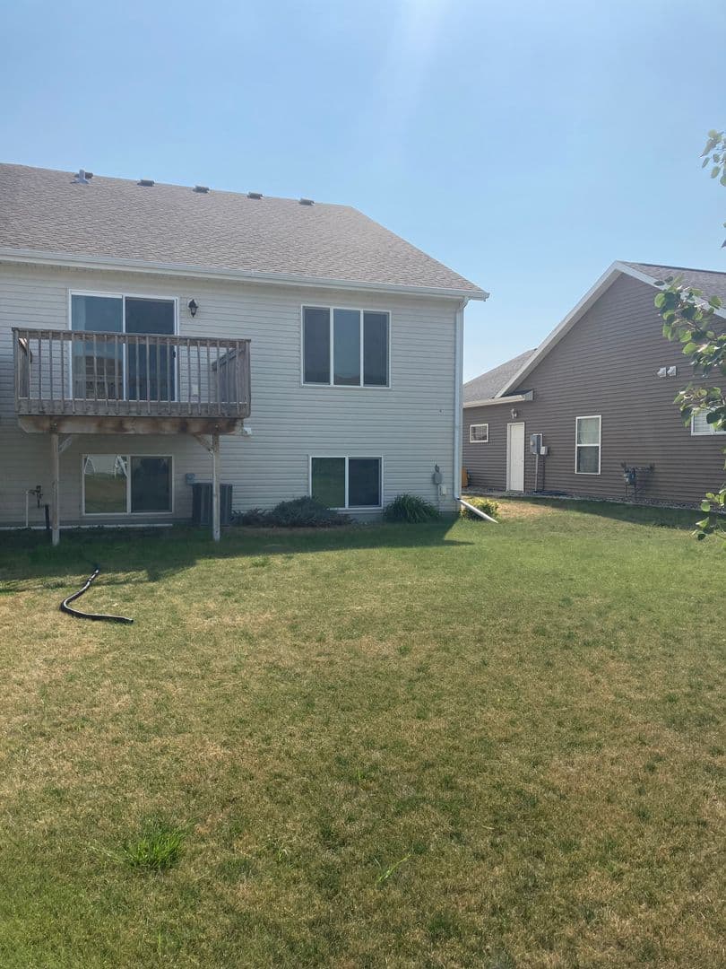 West Fargo House: 1312 4th St NW