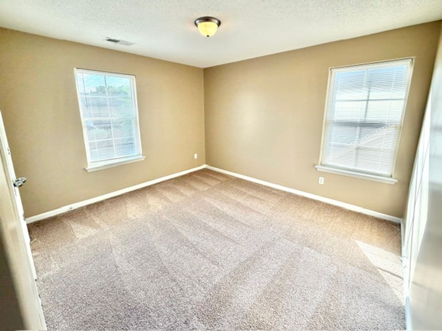 Memphis Apartment: 7906 North Rushmeade Cir