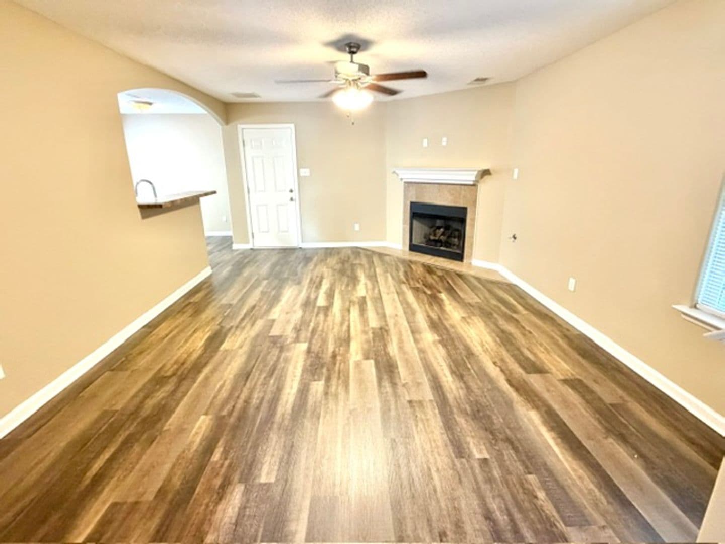 Memphis Apartment: 7906 North Rushmeade Cir