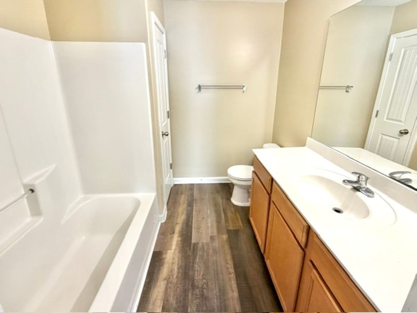 Memphis Apartment: 7906 North Rushmeade Cir