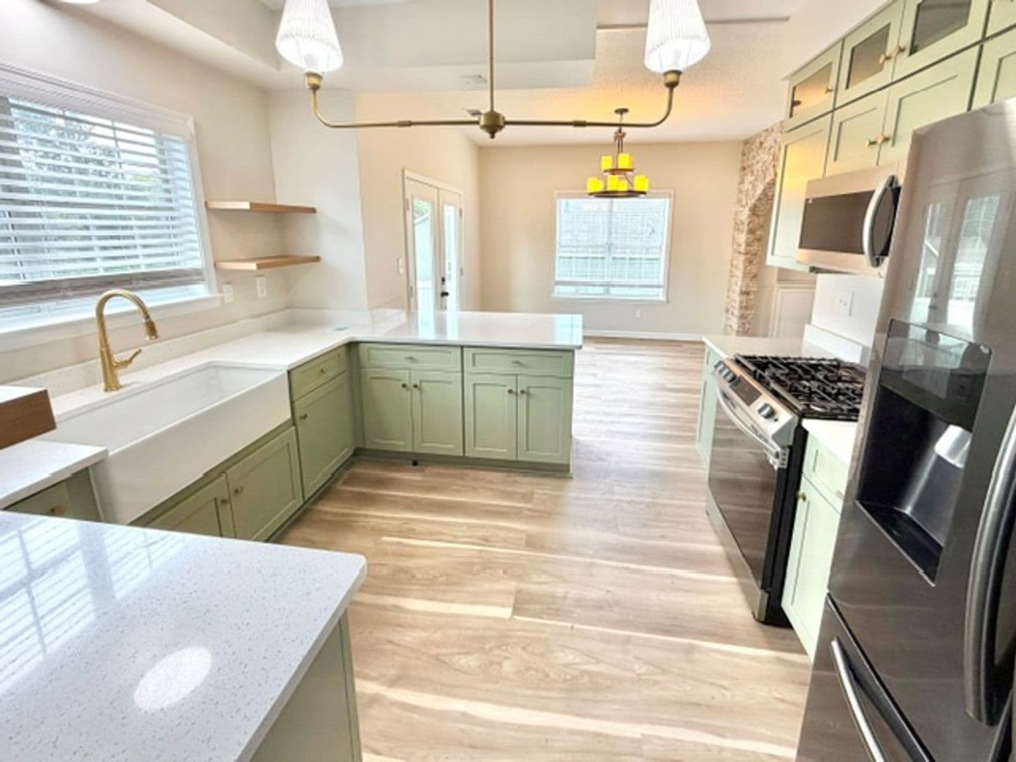 Lake Cormorant Apartment: 10696 Green River Road