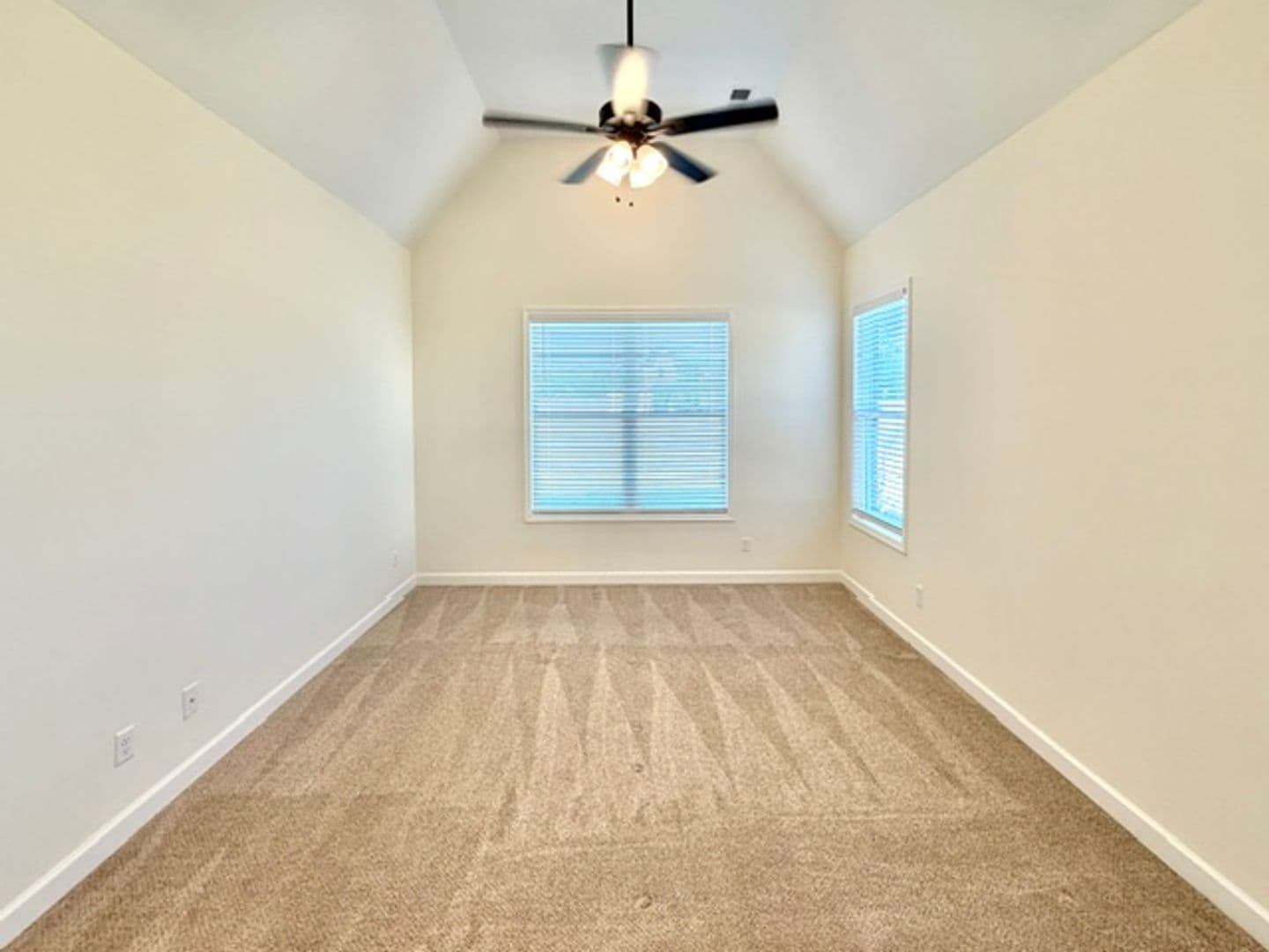 Byhalia Apartment: 551 Centerline Roper Loop