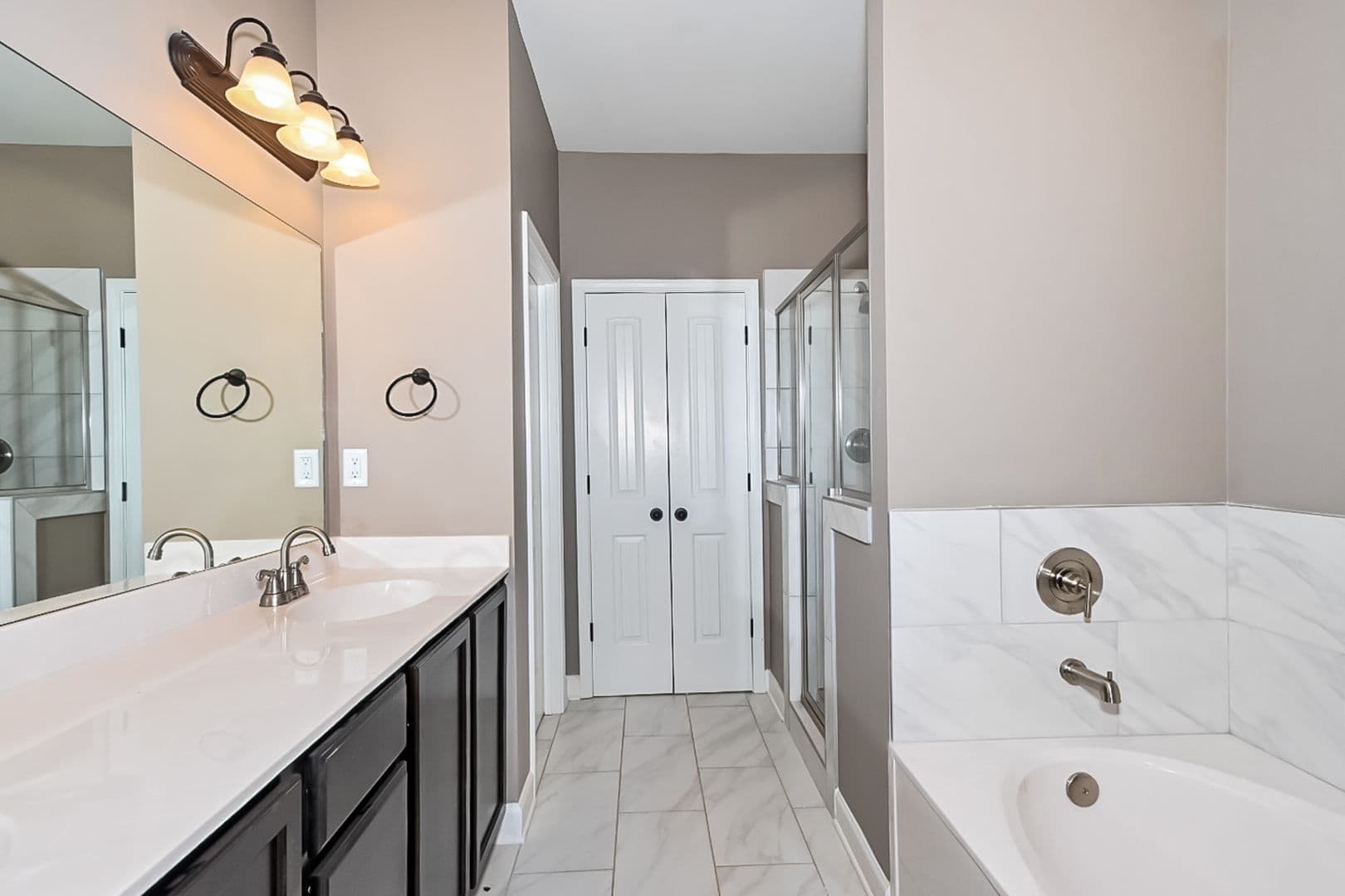 Olive Branch Apartment: 8886 Glen Circle