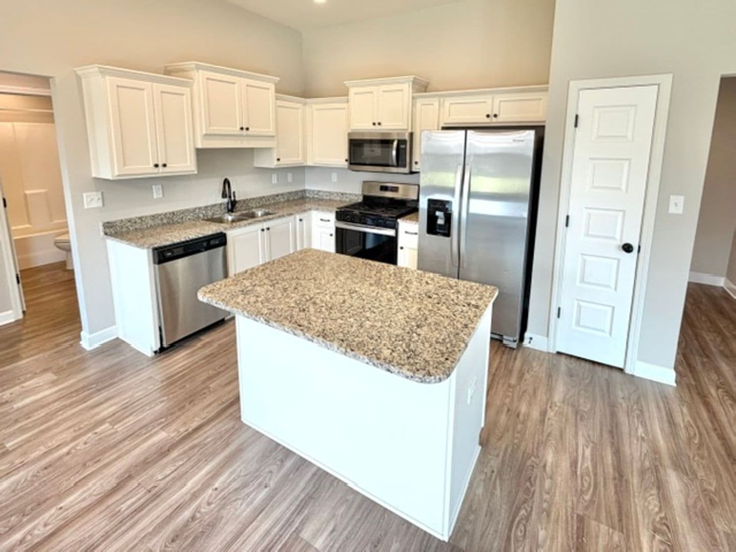 Southaven Apartment: 8615 Lana Drive