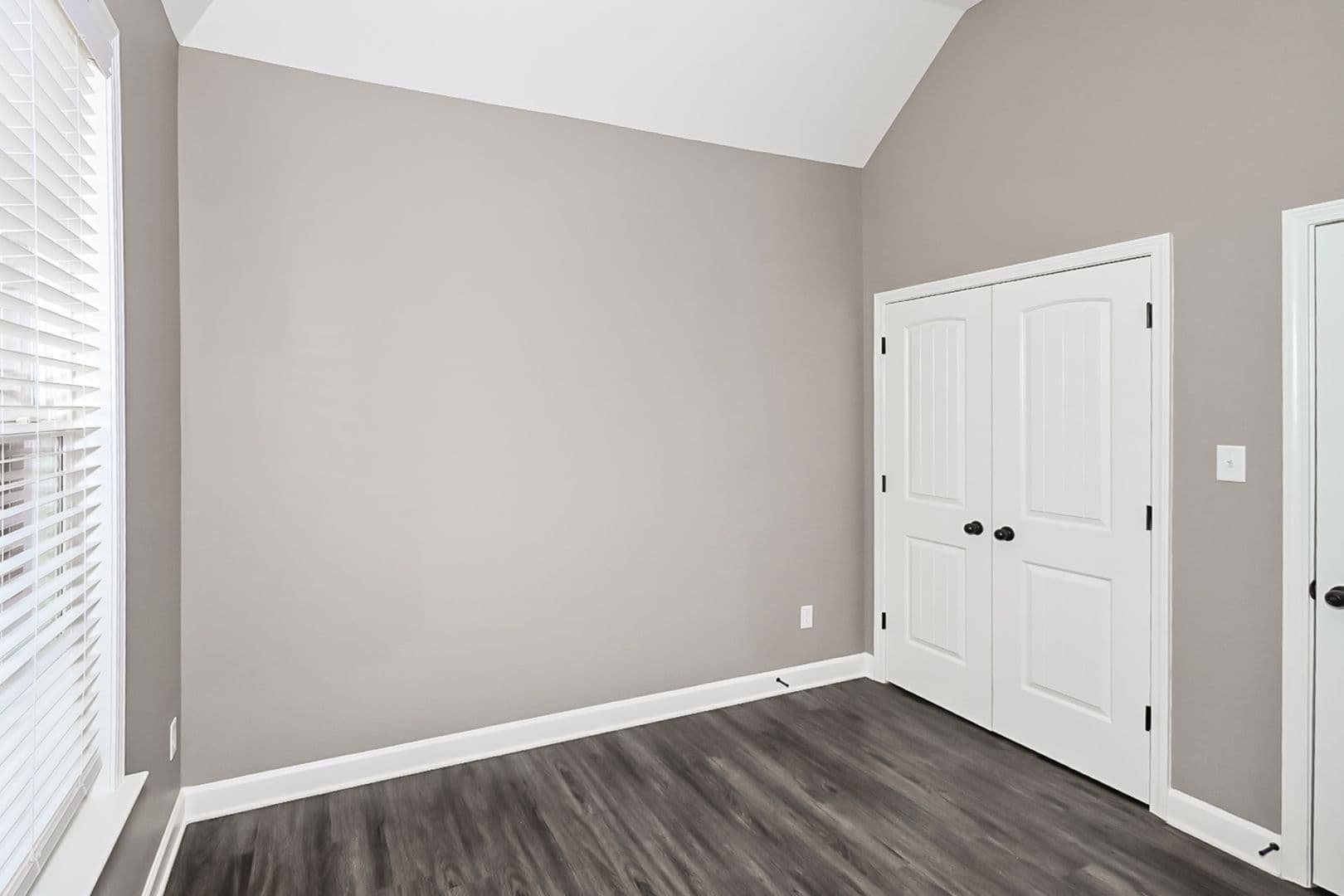 Olive Branch Apartment: 8886 Glen Circle