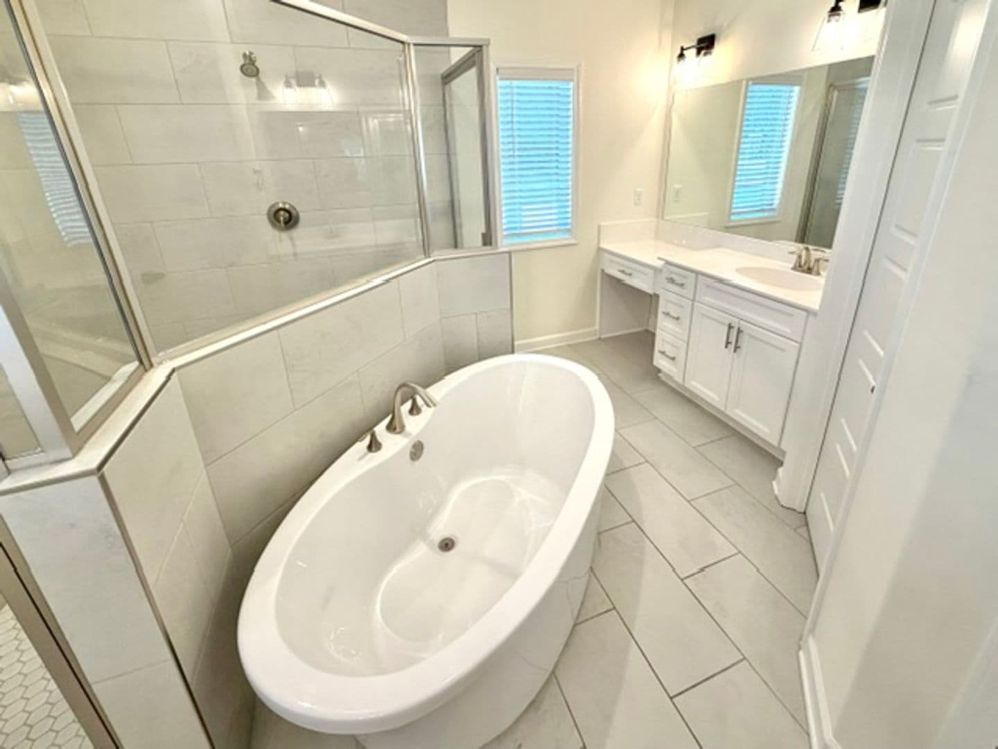 Byhalia Apartment: 551 Centerline Roper Loop