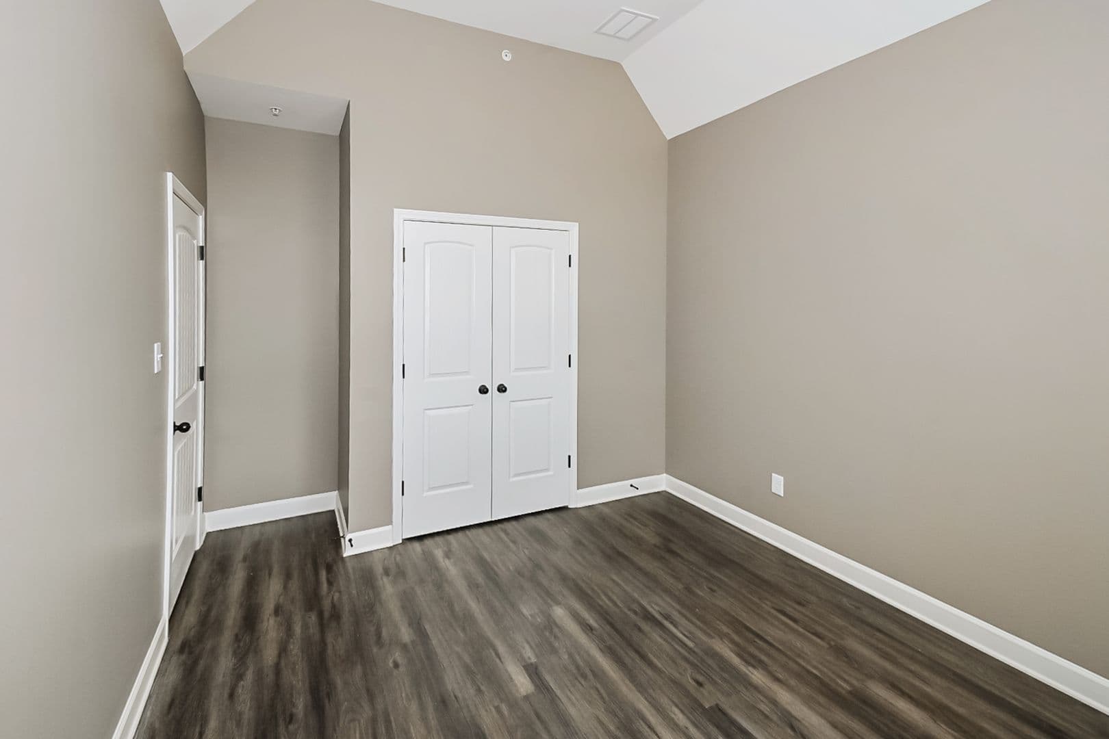 Olive Branch Apartment: 8886 Glen Circle
