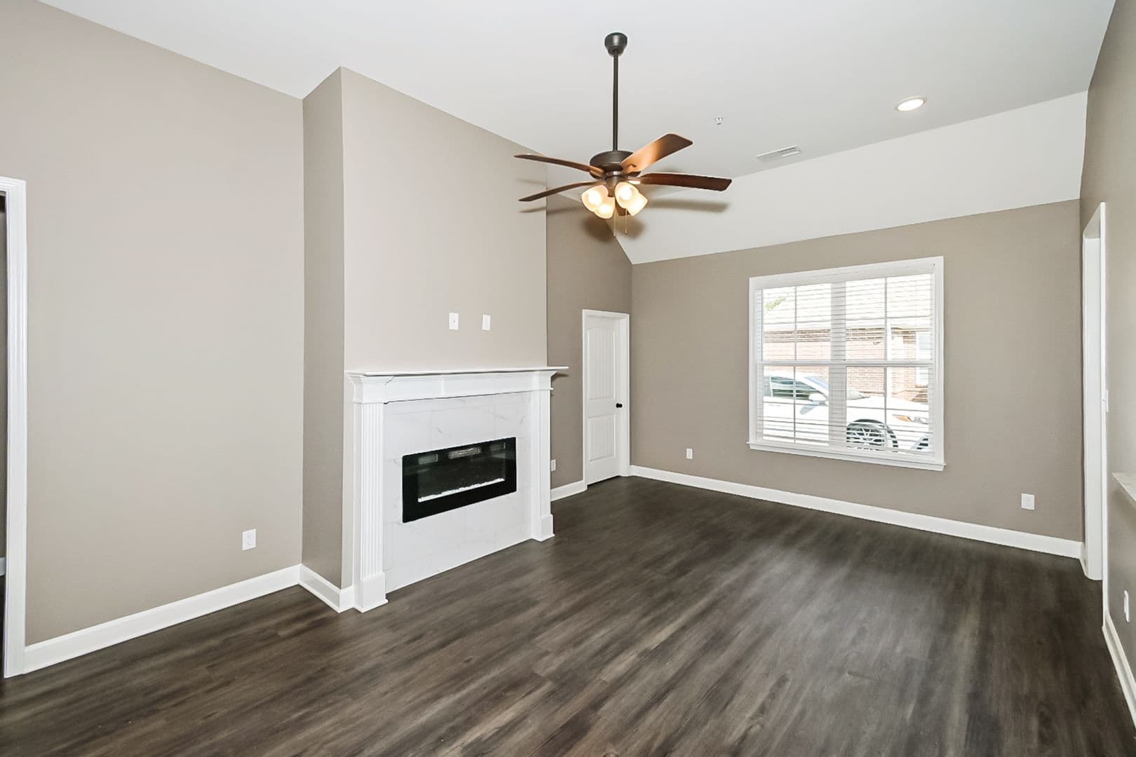 Olive Branch Apartment: 8886 Glen Circle