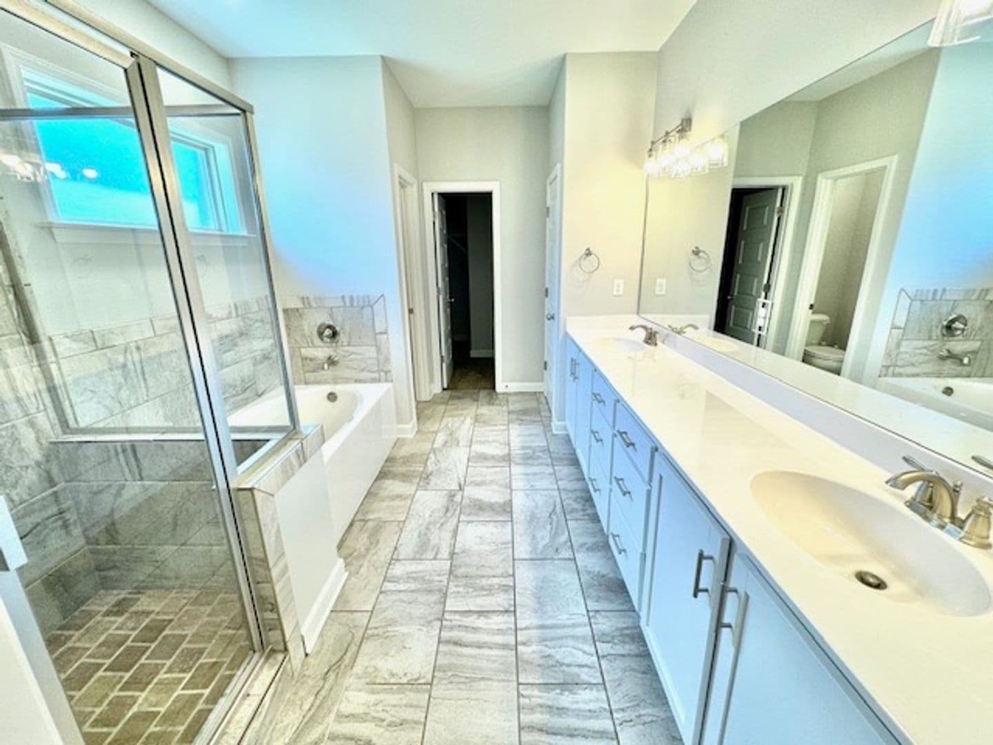 Somerville Apartment: 405 Azalea Drive