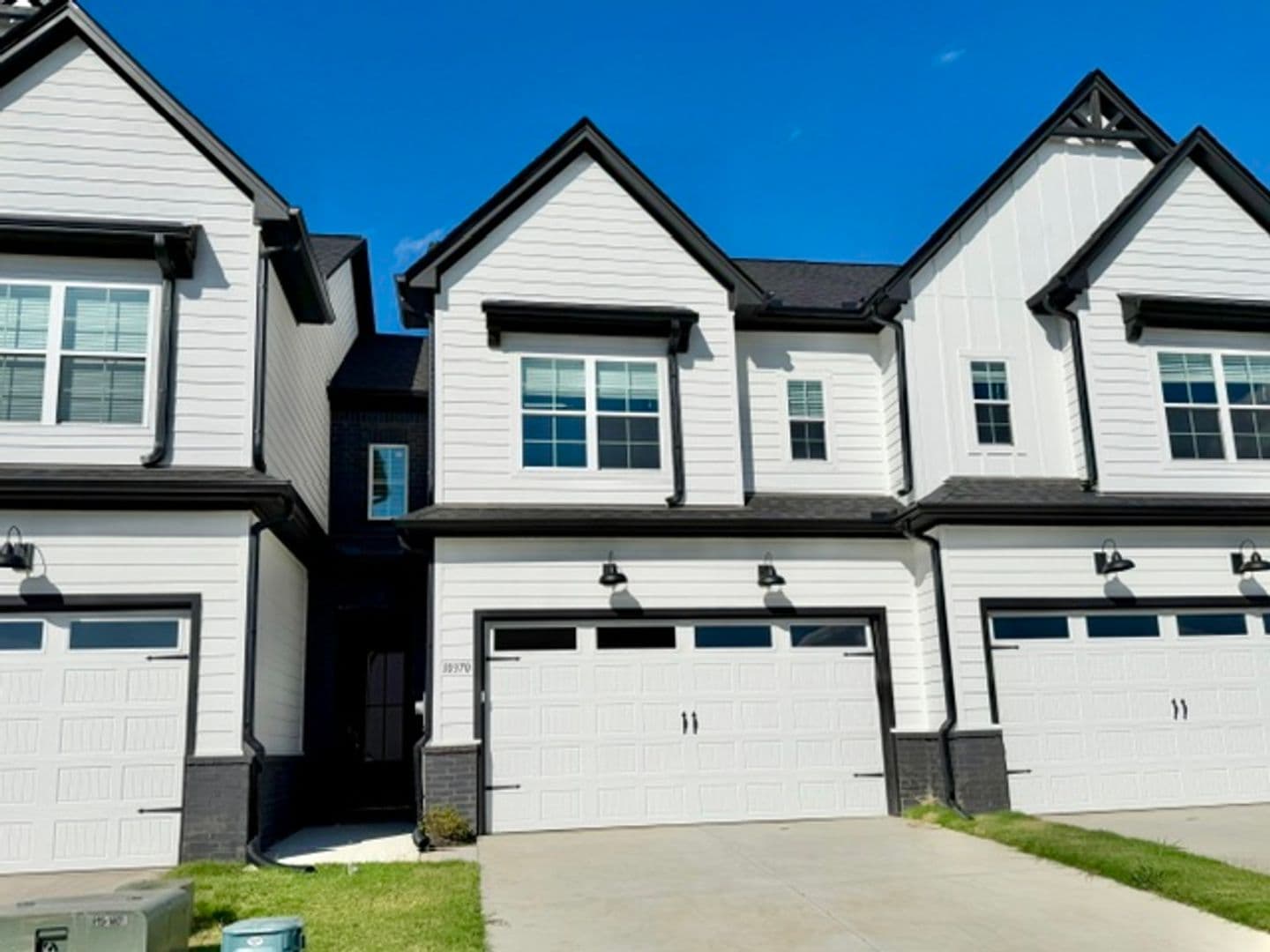 Olive Branch Apartment: 10370 May Flowers St