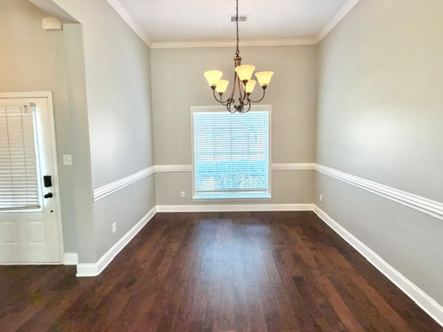 Southaven Apartment: 807 Magnolia Lane