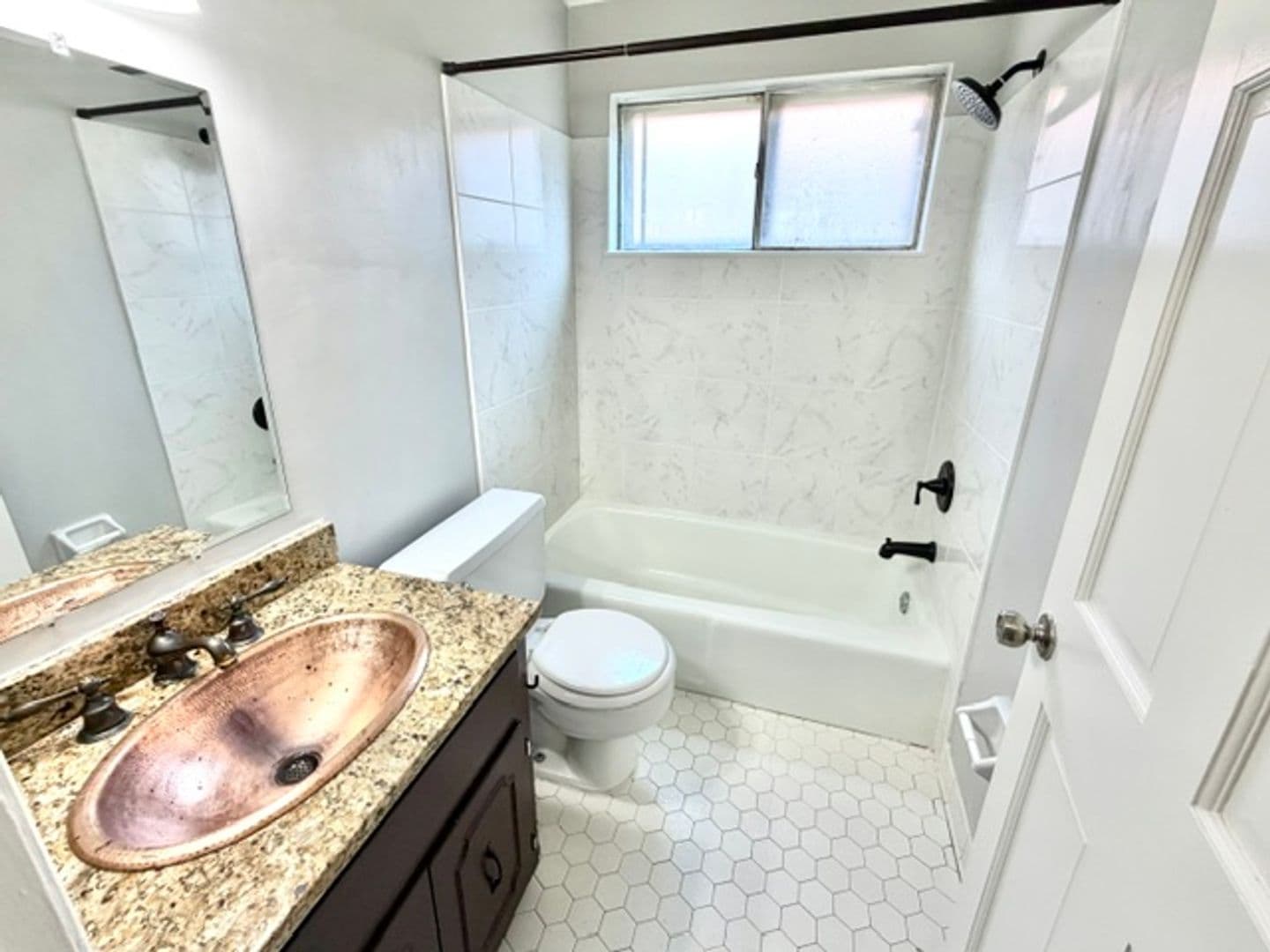 Bartlett Apartment: 5712 Robin Hop Lane