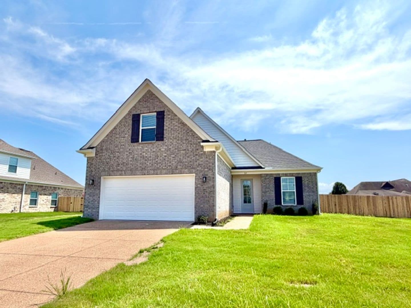 Somerville Apartment: 135 Summer Rose Ln