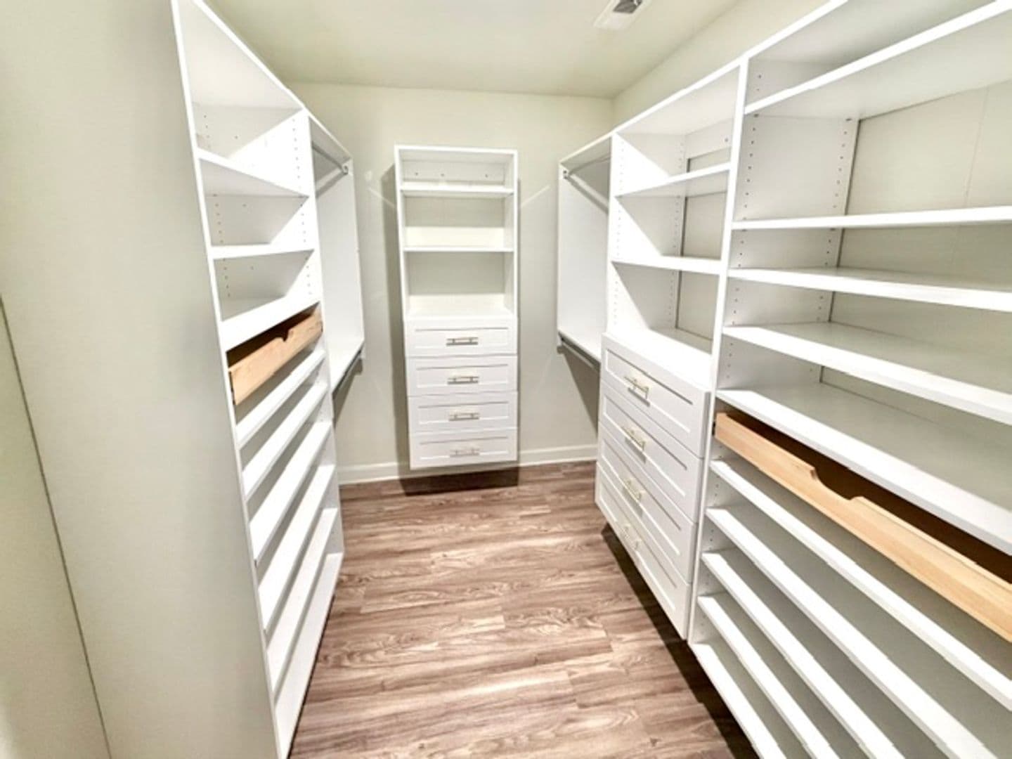 Southaven Apartment: 8615 Lana Drive