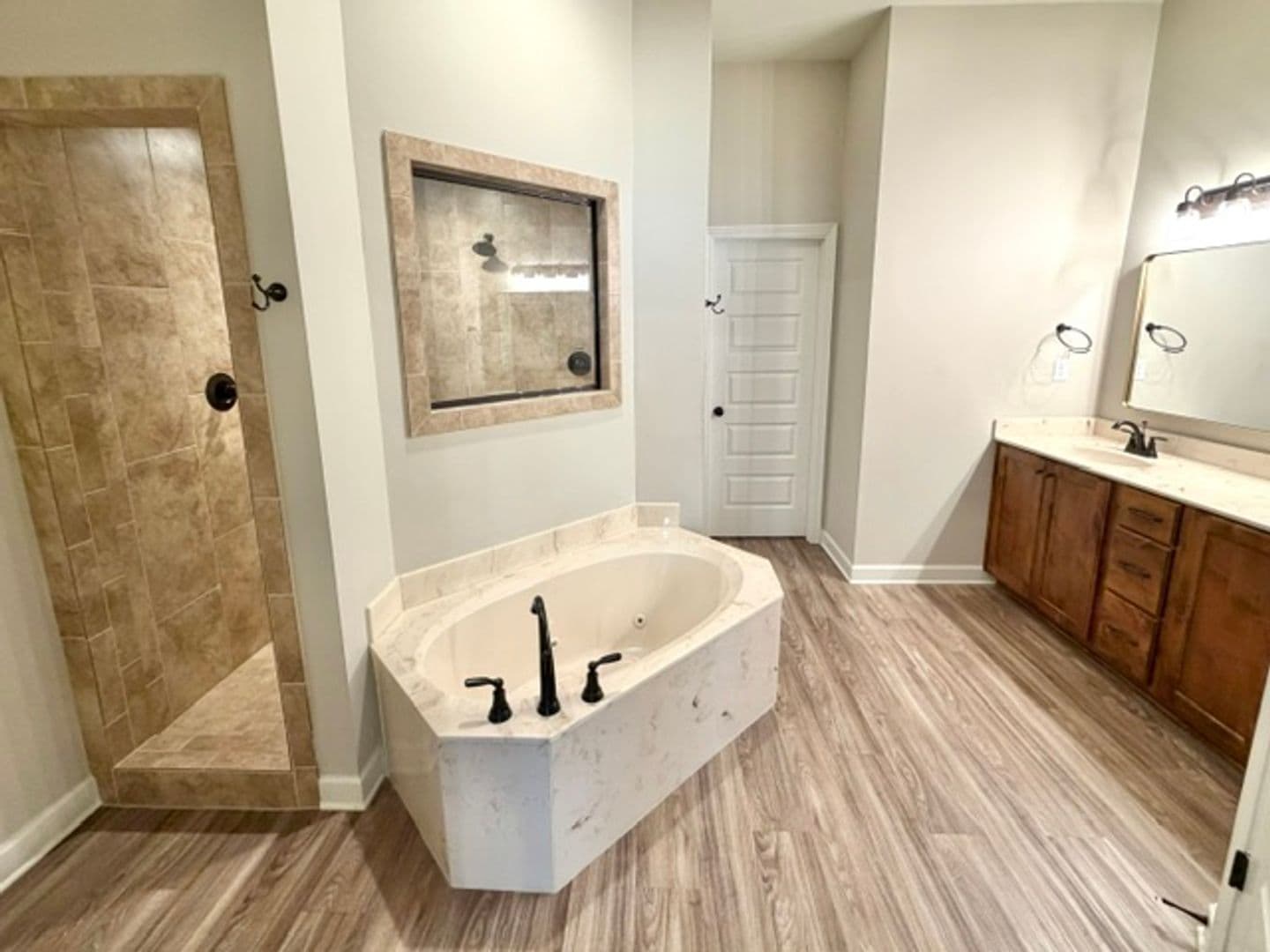 Southaven Apartment: 8615 Lana Drive