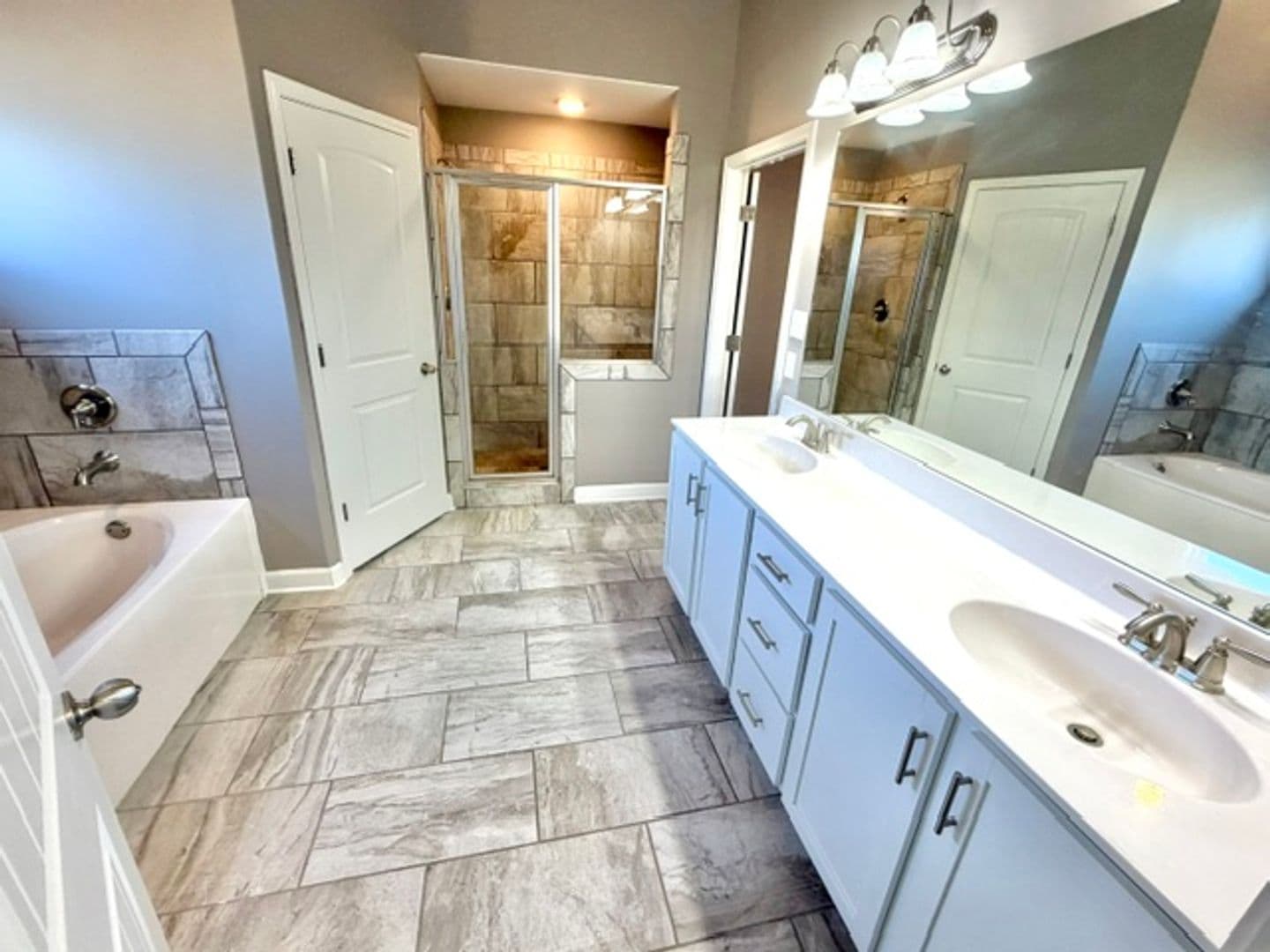 Horn Lake Apartment: 5726 Matthew Drive