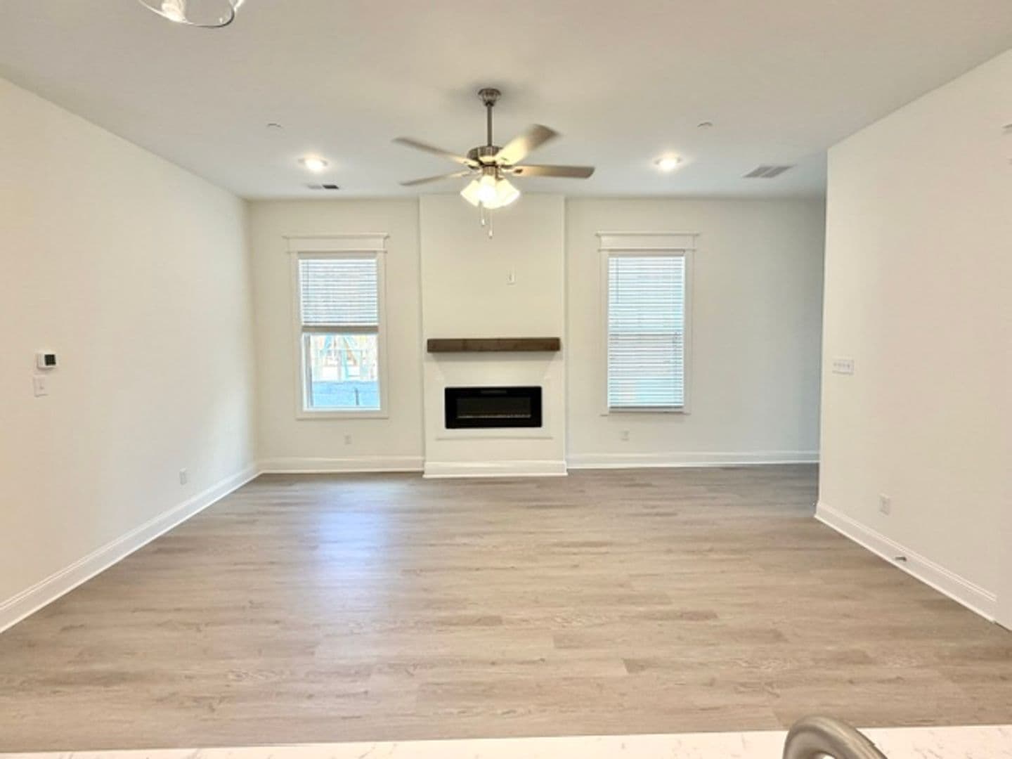Olive Branch Apartment: 10382 May Flowers St