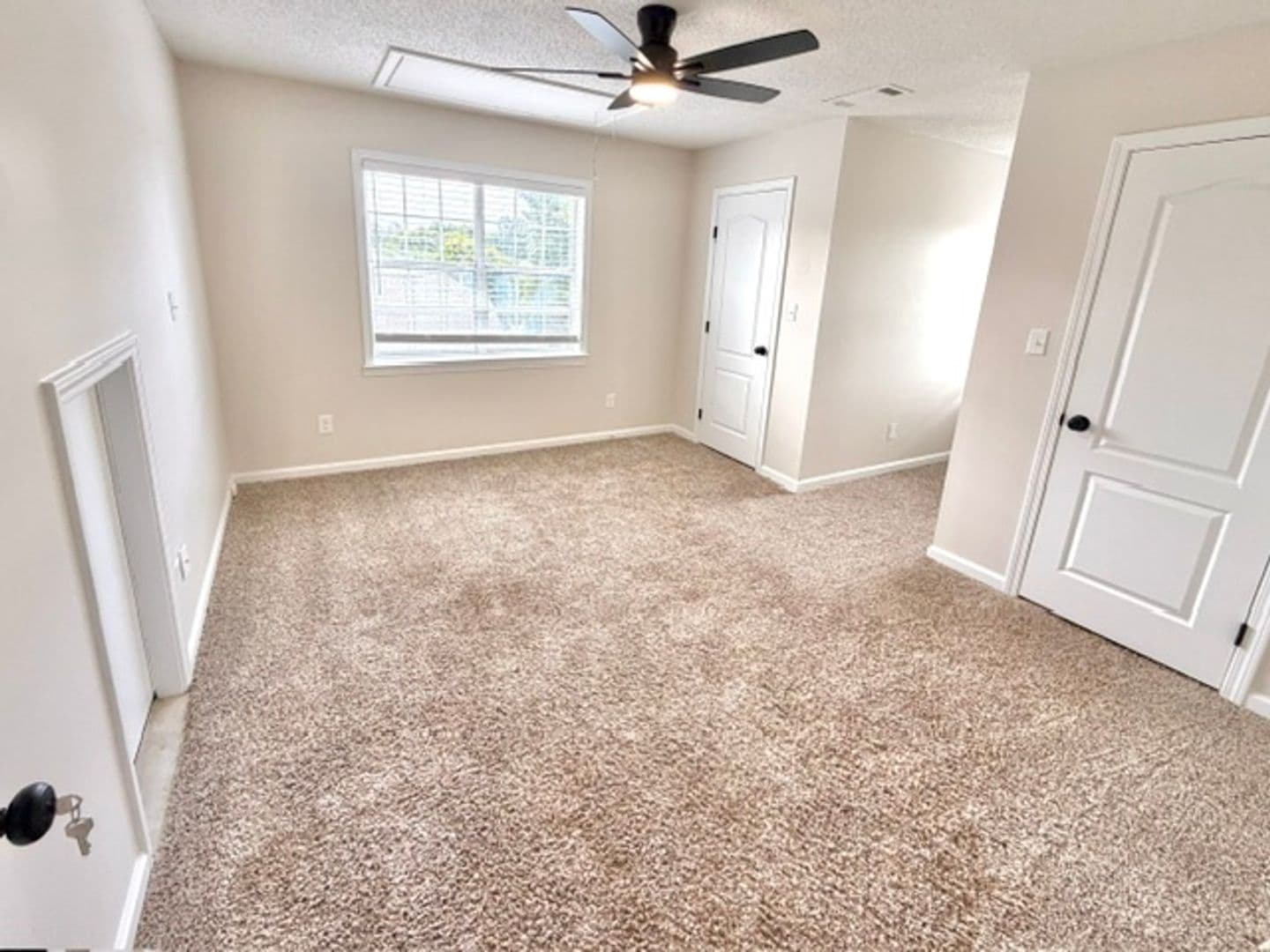 Lake Cormorant Apartment: 10696 Green River Road