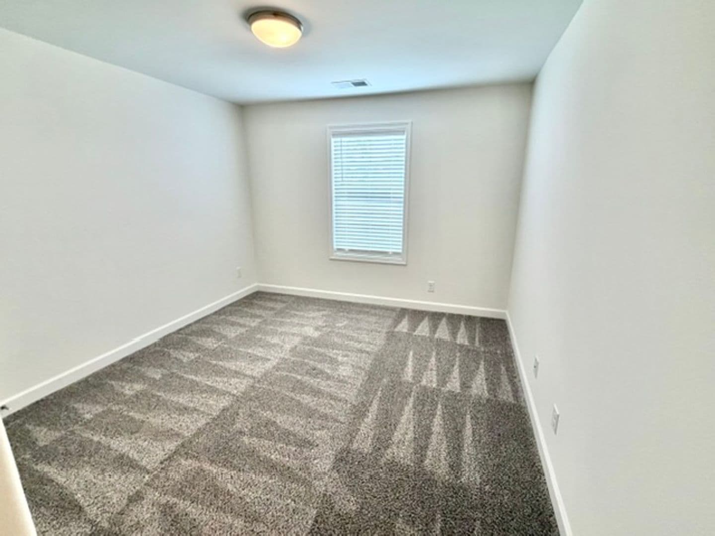 Oakland Apartment: 10 Hughetta St