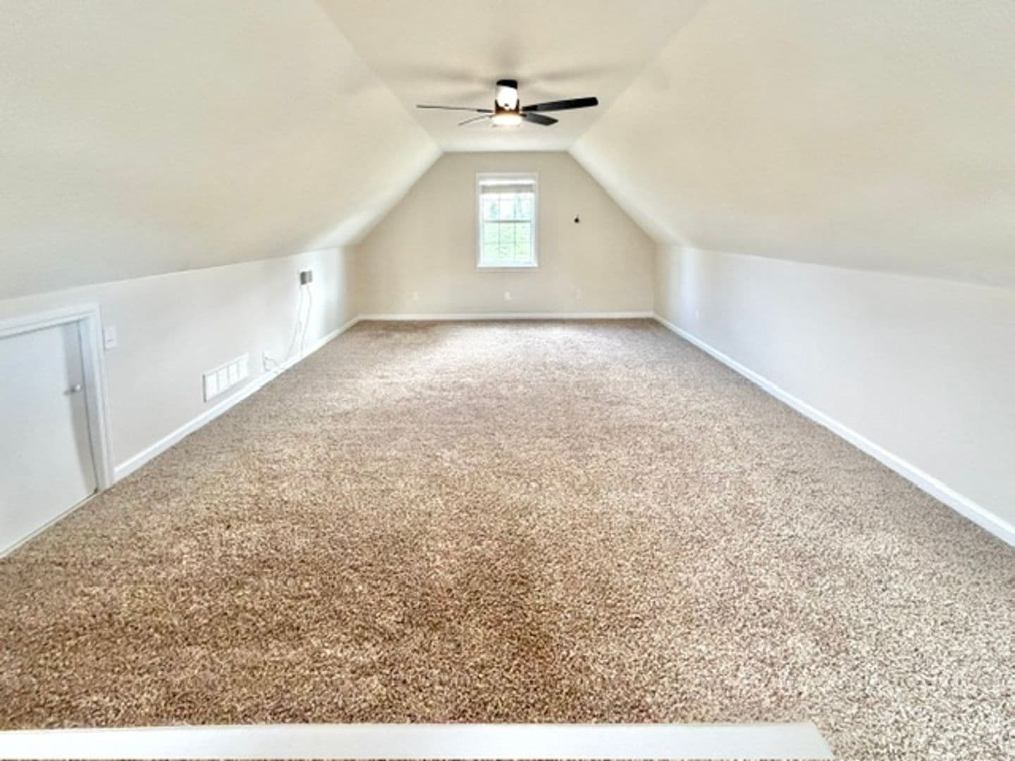 Lake Cormorant Apartment: 10696 Green River Road