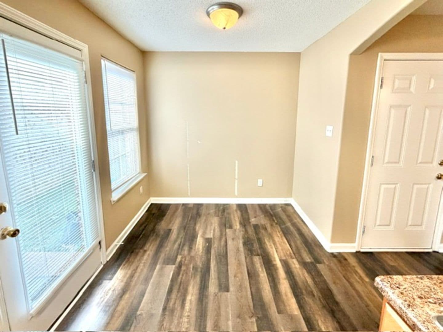 Memphis Apartment: 7906 North Rushmeade Cir
