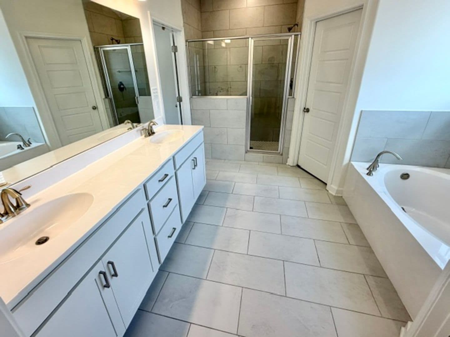 Somerville Apartment: 130 Primrose Lane