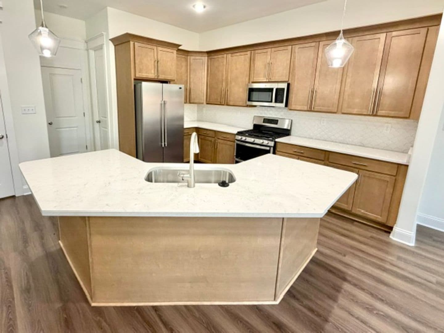 Olive Branch Apartment: 10376 May Flowers St