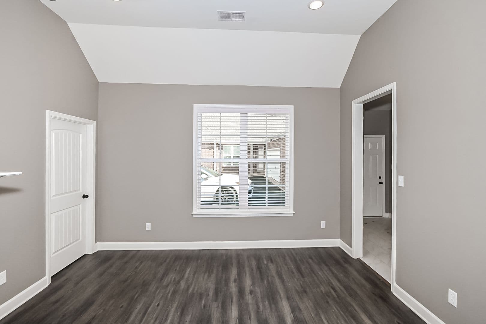 Olive Branch Apartment: 8886 Glen Circle