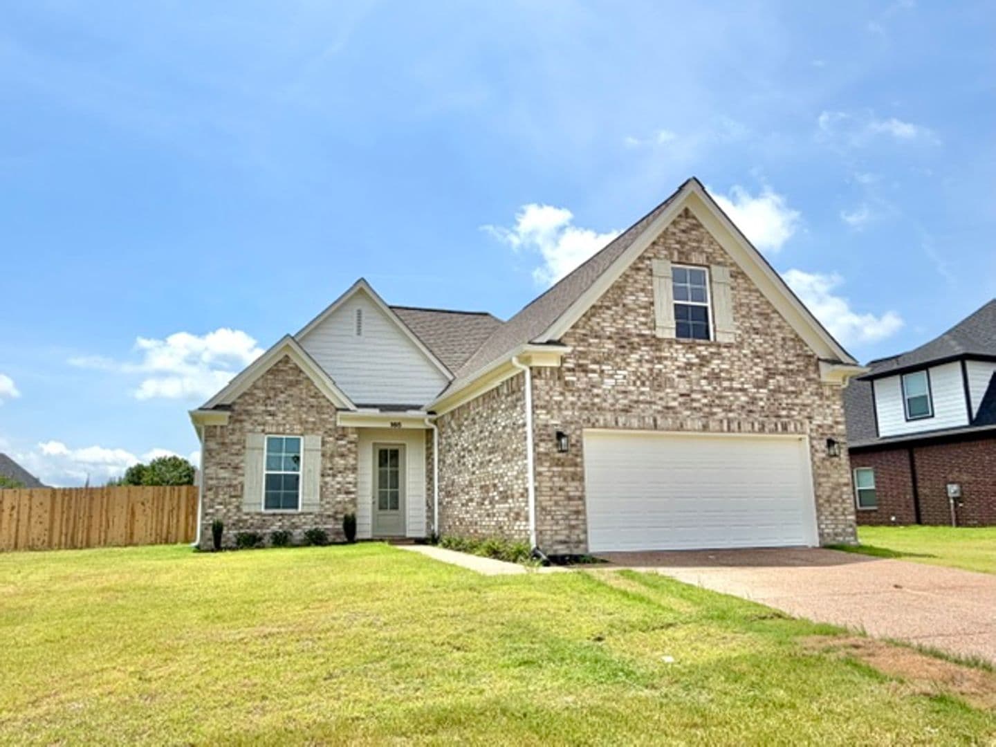 Somerville Apartment: 165 Summer Rose Ln