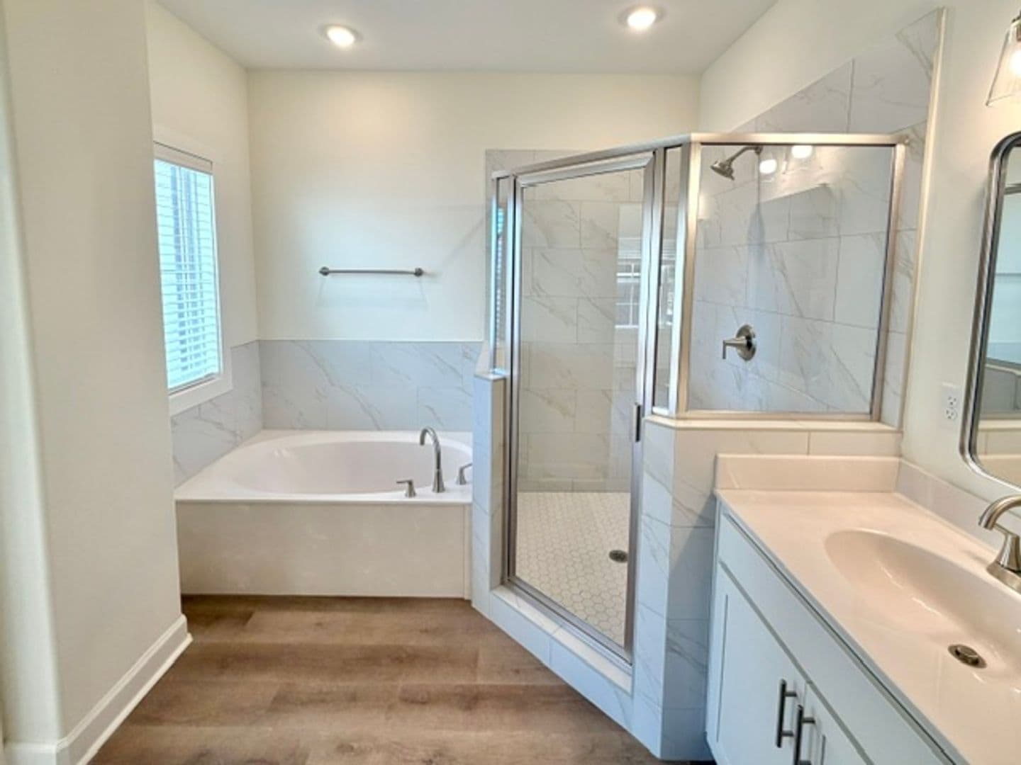 Olive Branch Apartment: 10370 May Flowers St