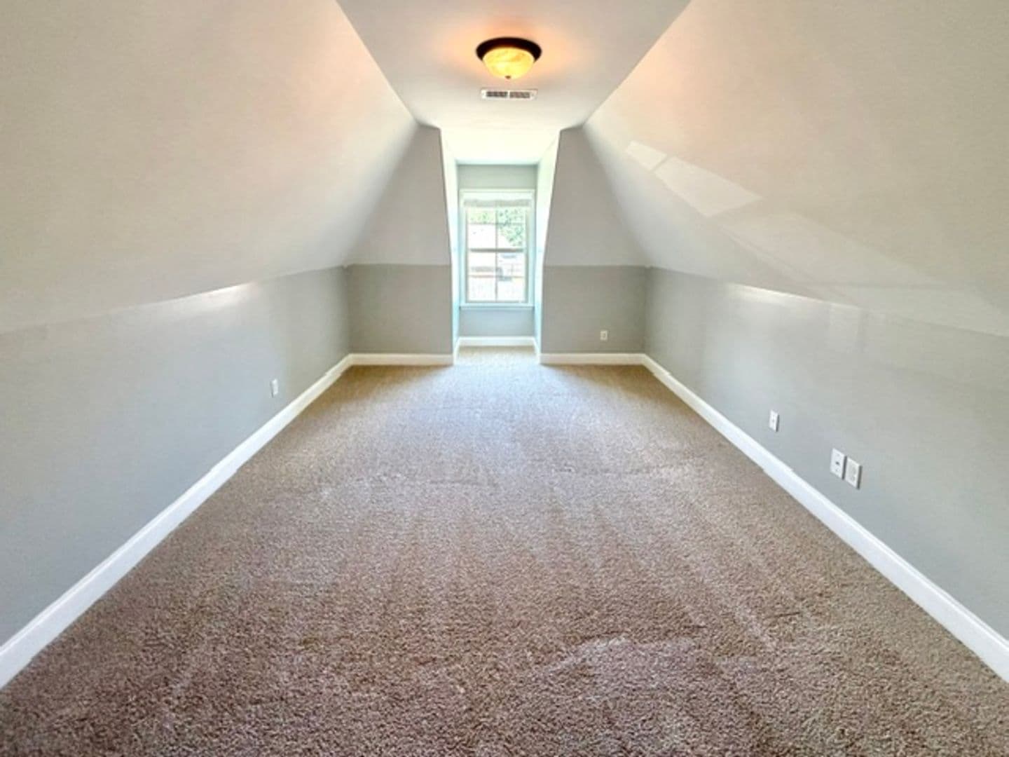 Southaven Apartment: 807 Magnolia Lane