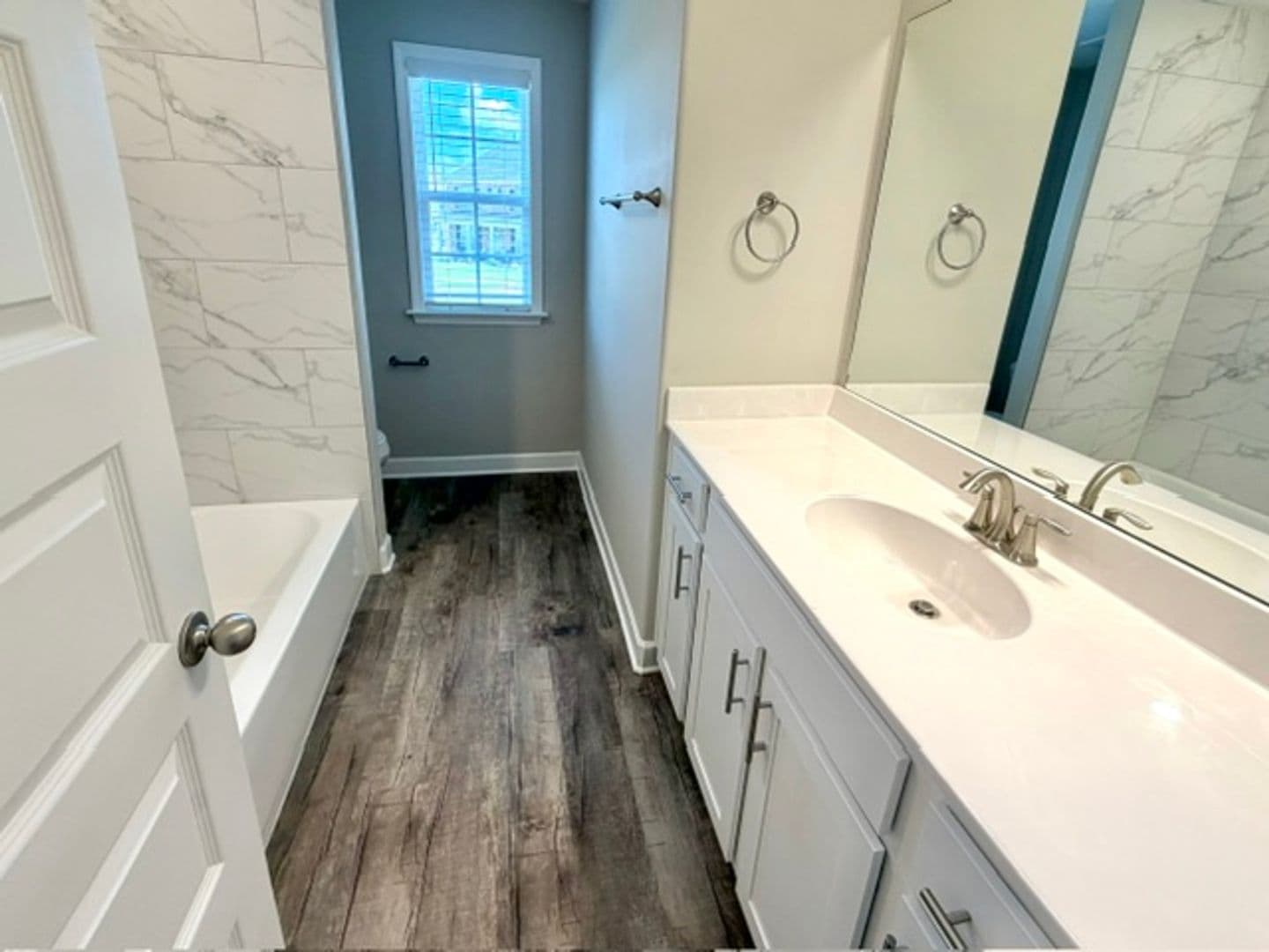 Somerville Apartment: 430 Azalea Dr.
